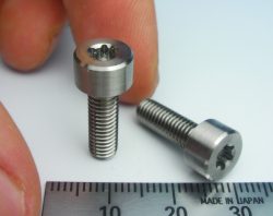 トルクス穴付チタンボルト